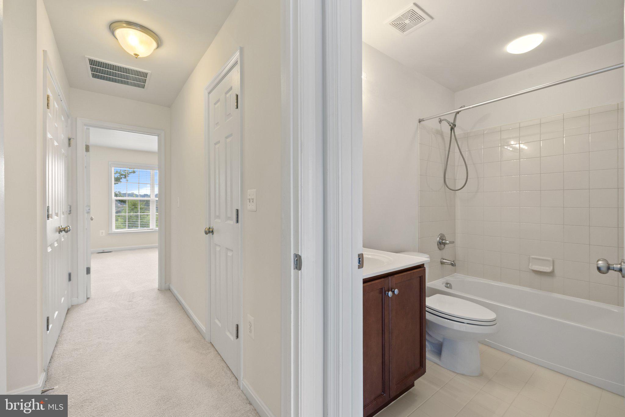 POWELLS RUN VILLAGE - Residential Lease