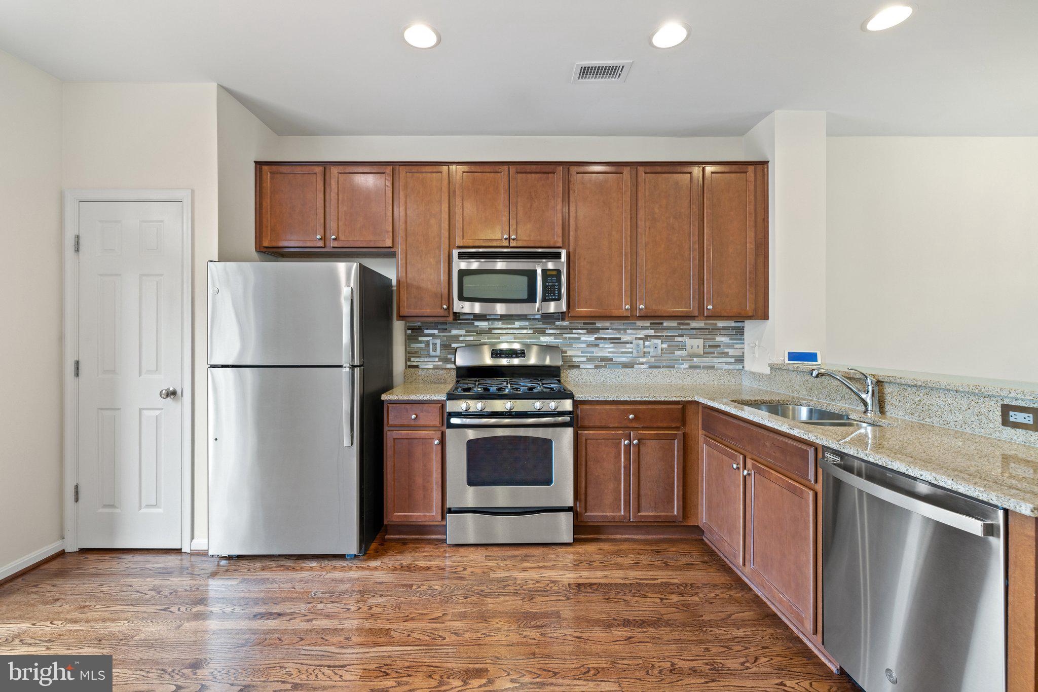 POWELLS RUN VILLAGE - Residential Lease