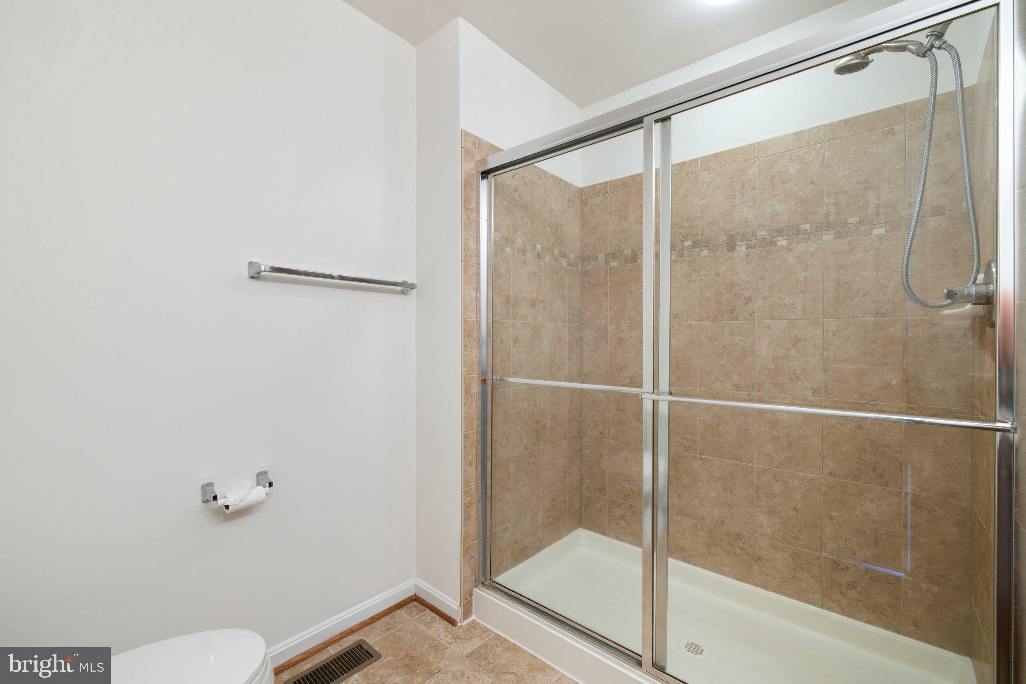 POWELLS RUN VILLAGE - Residential Lease