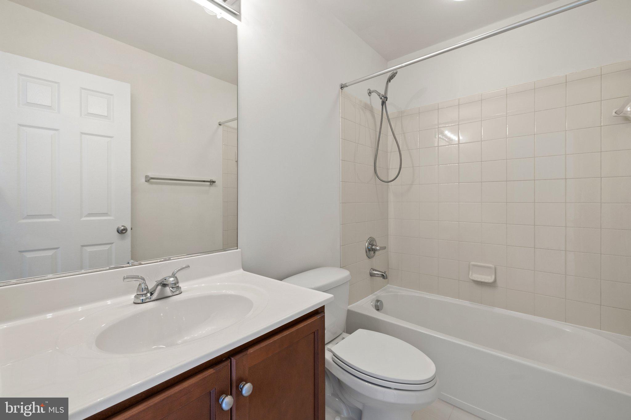 POWELLS RUN VILLAGE - Residential Lease