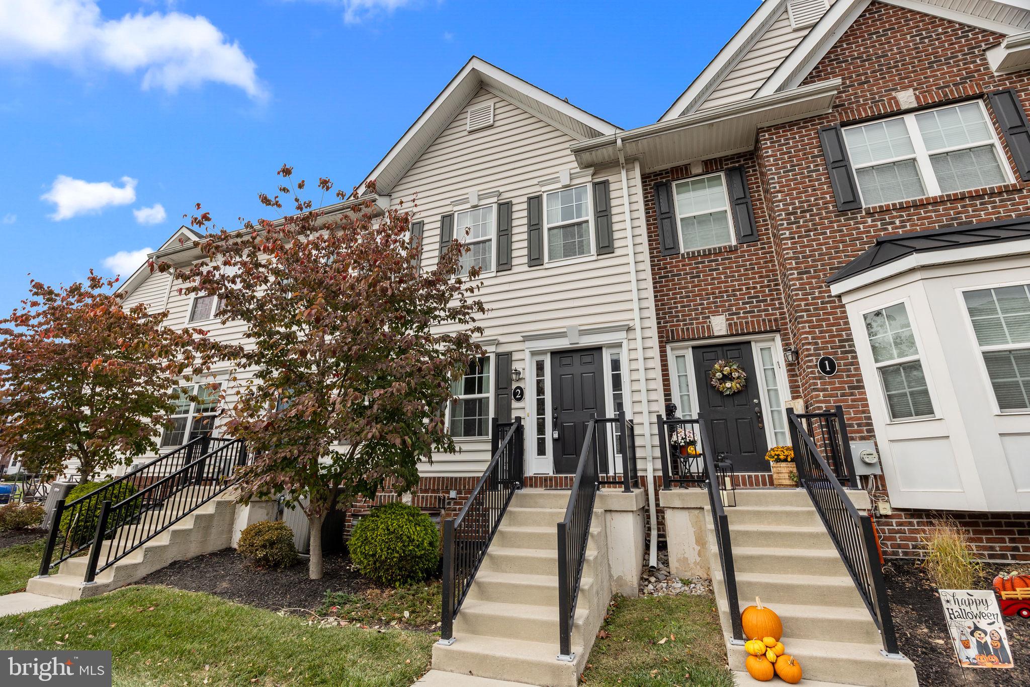 CARRIAGE HILL - Residential Lease