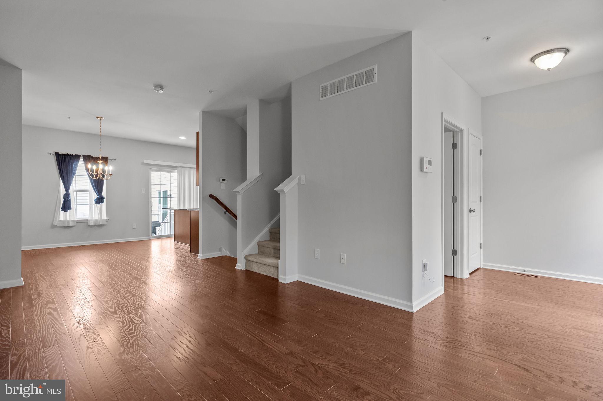 CARRIAGE HILL - Residential Lease