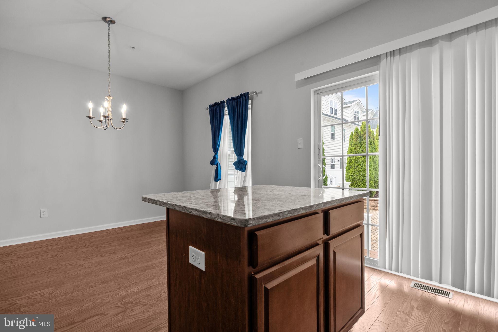 CARRIAGE HILL - Residential Lease