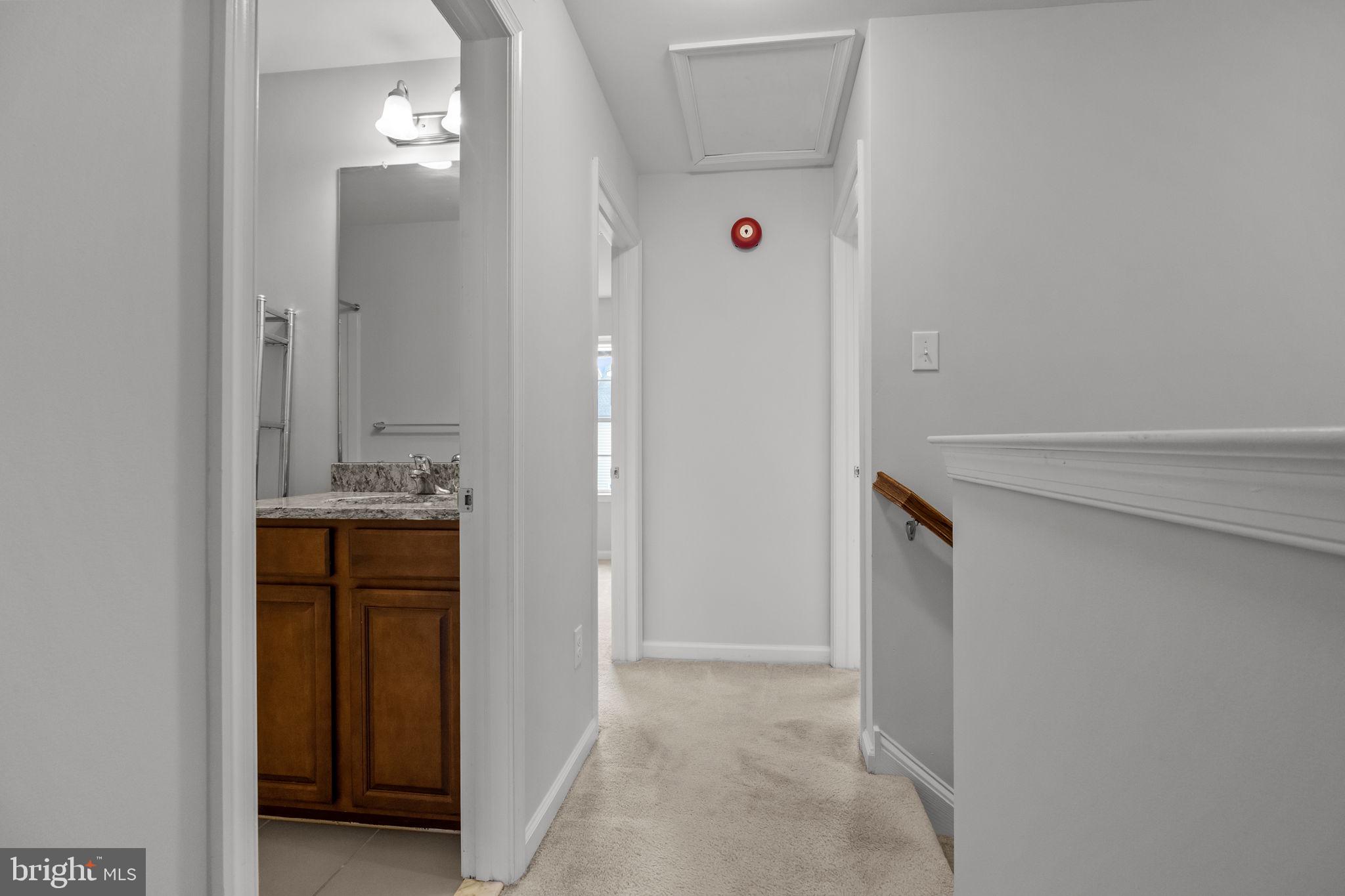 CARRIAGE HILL - Residential Lease