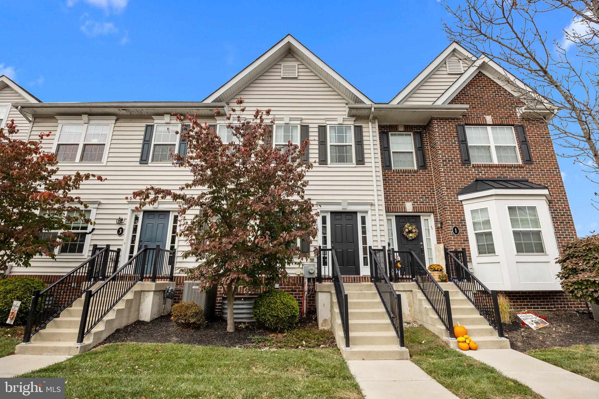 CARRIAGE HILL - Residential Lease