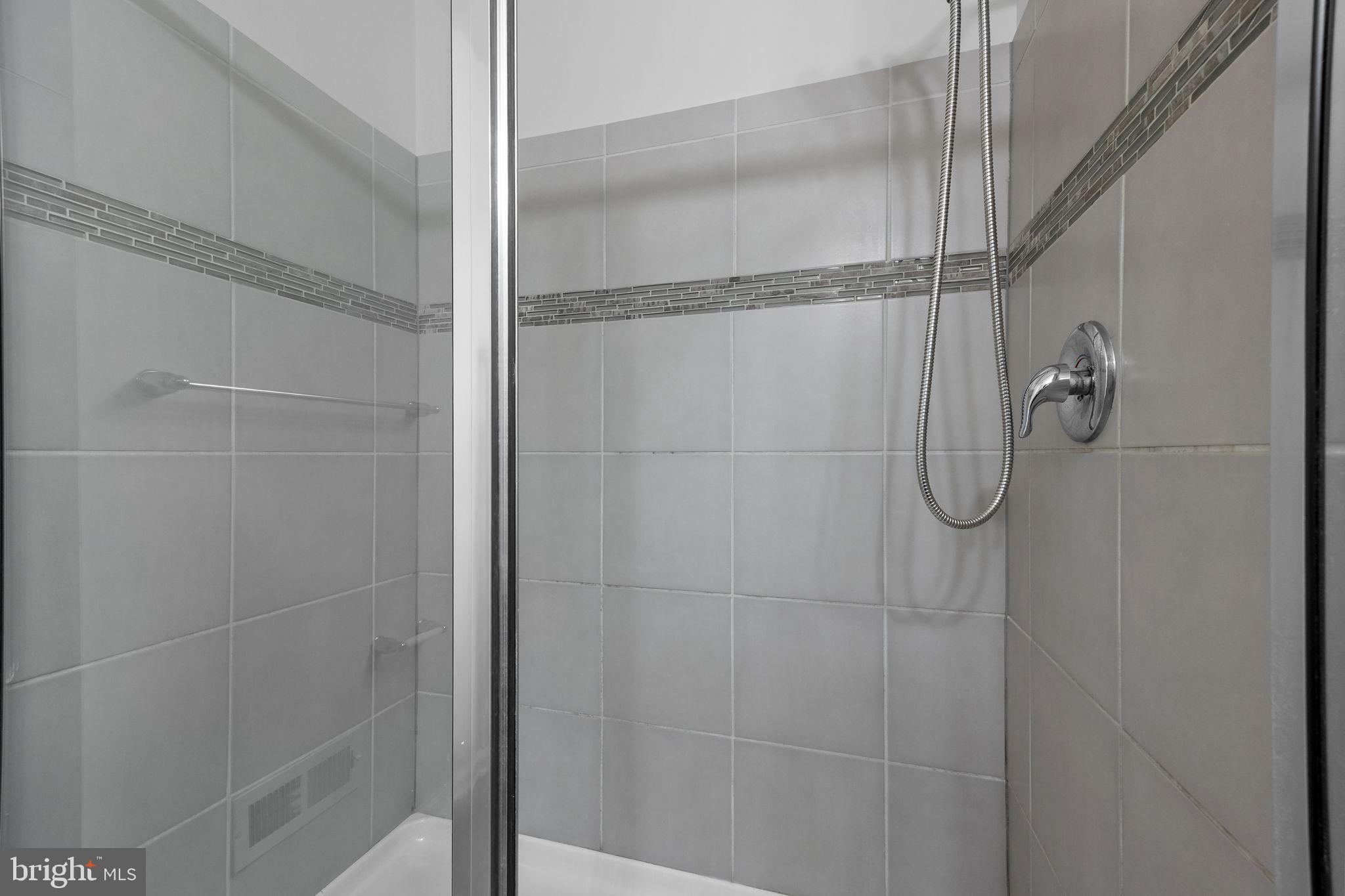 CARRIAGE HILL - Residential Lease