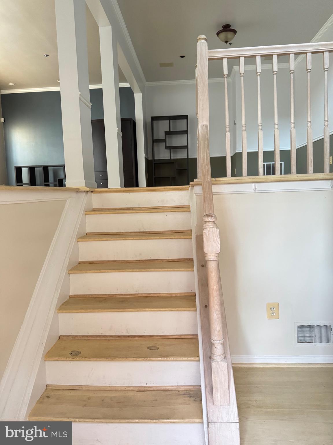 1713 LEIGHTON WOOD LANE