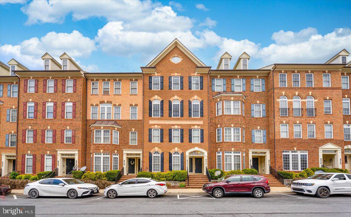 VILLAGES OF URBANA - Residential Lease