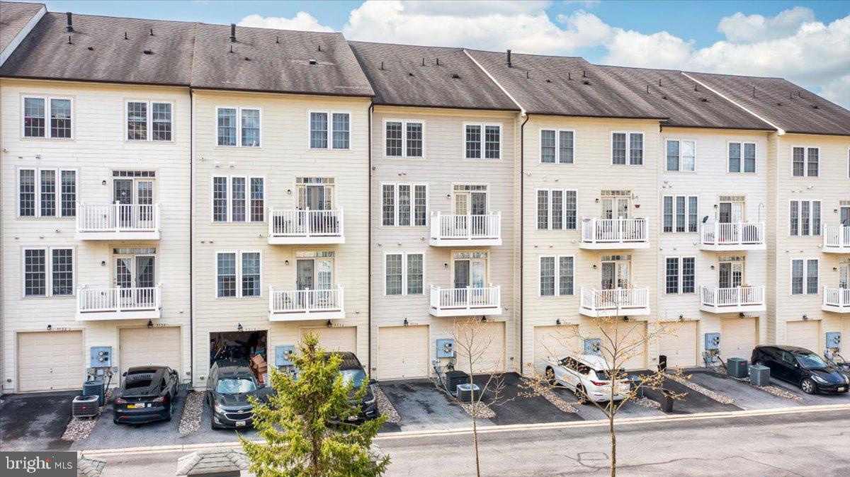 VILLAGES OF URBANA - Residential Lease