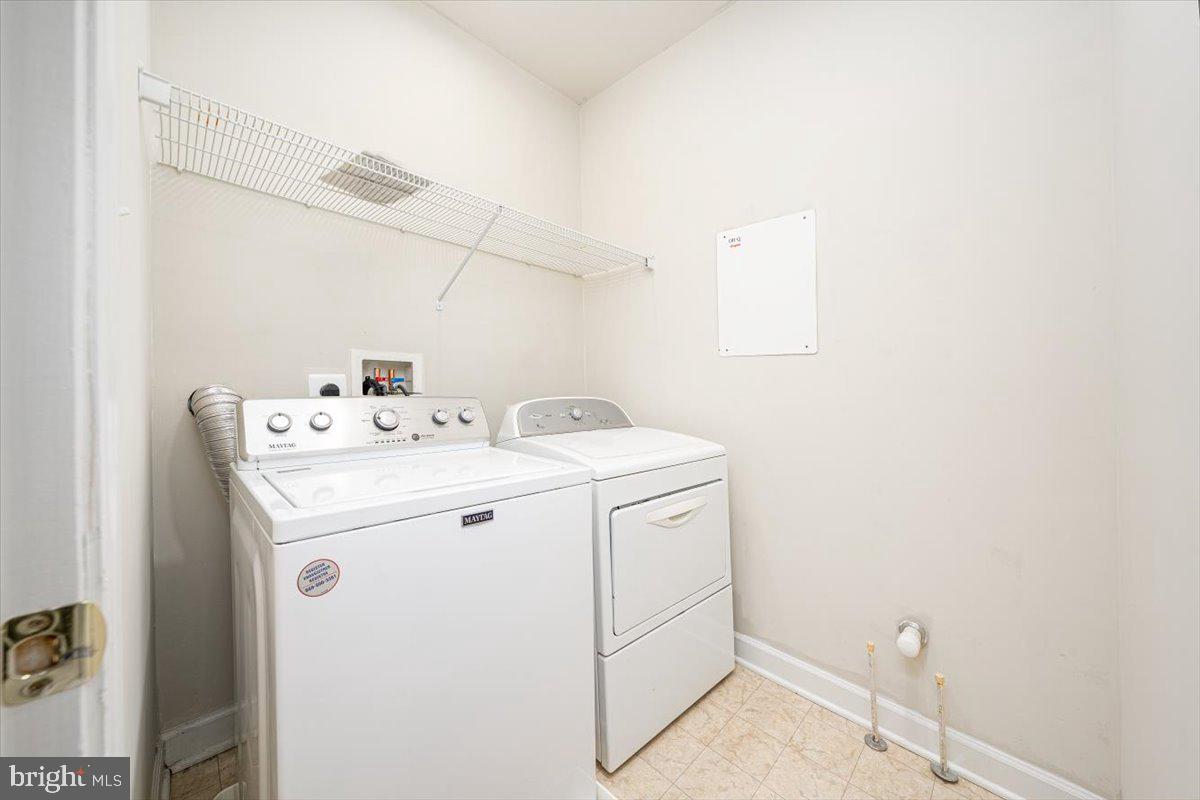 VILLAGES OF URBANA - Residential Lease