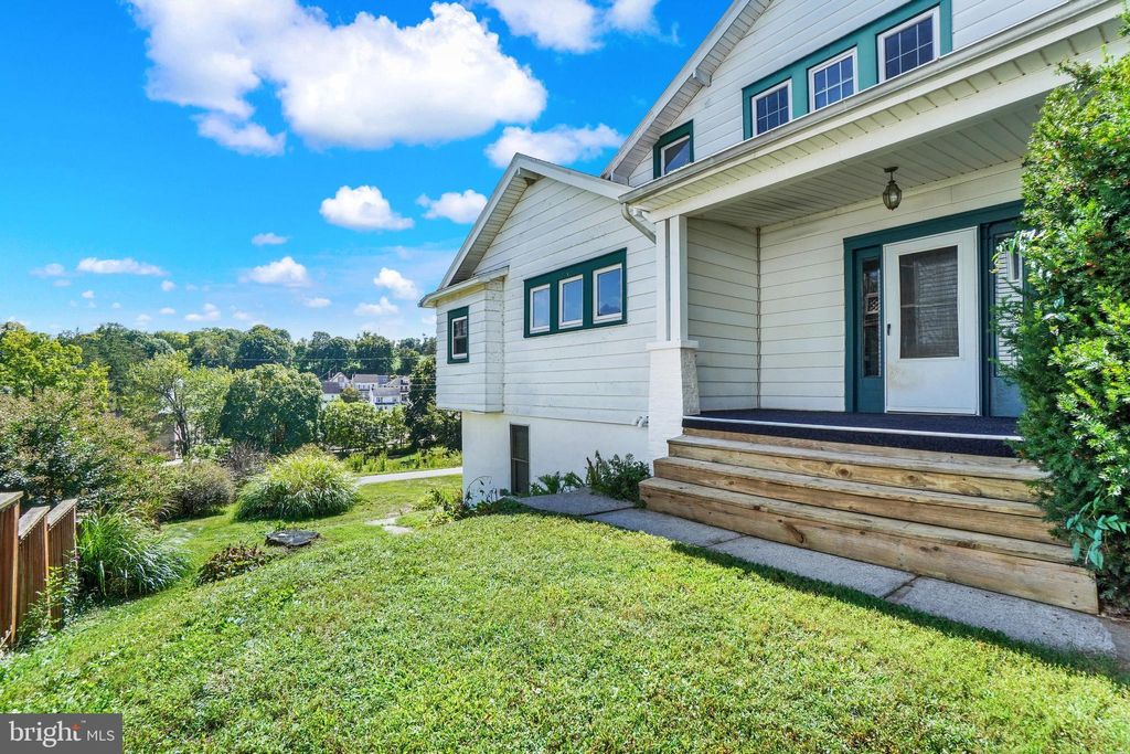 Photo of 7 E High Street, WINDSOR, PA 17366 (MLS # PAYK2082720)