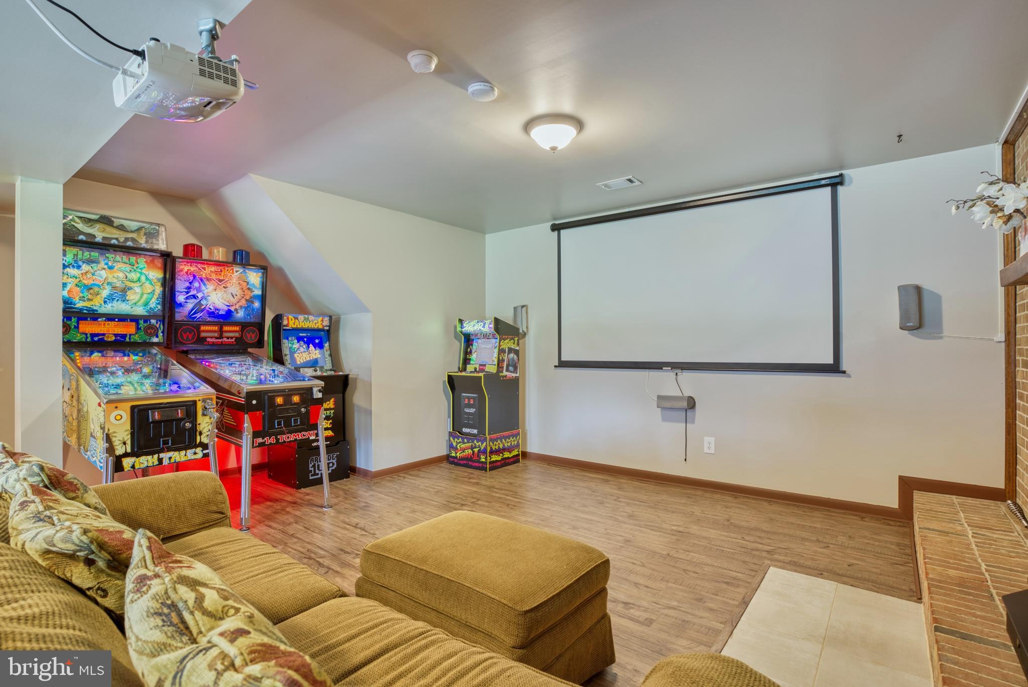 WATERFALL VILLAGE - Residential