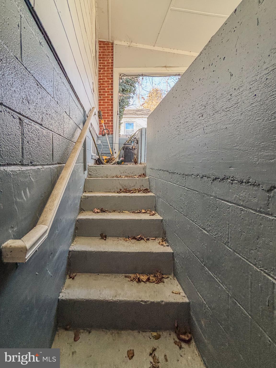 BRENTWOOD - Residential Lease