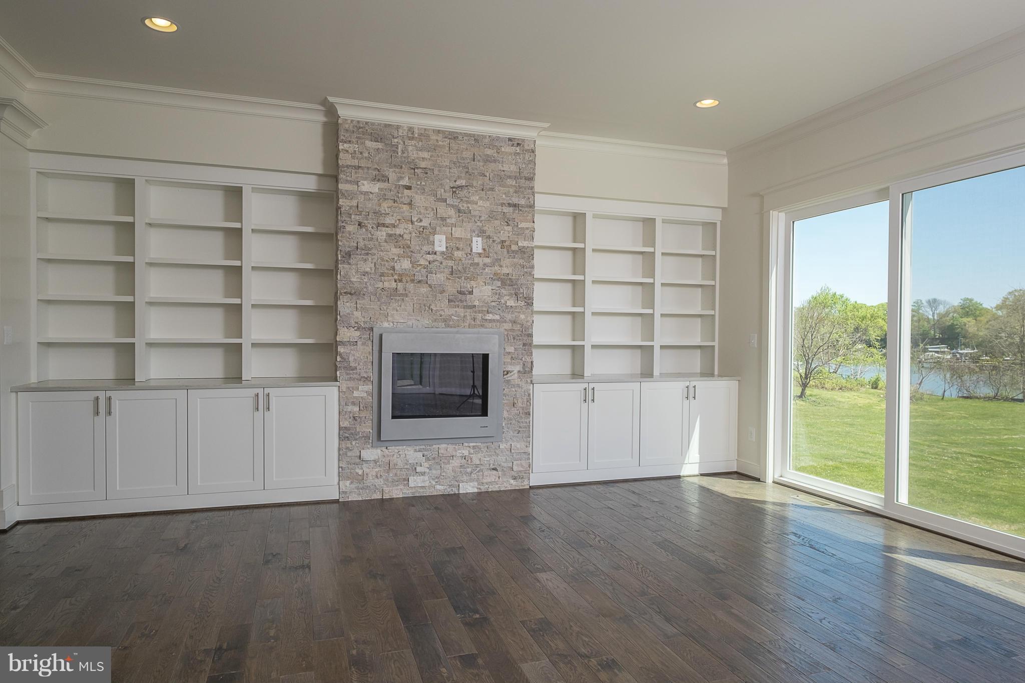 SOUTH RIVER CROSSING - Residential