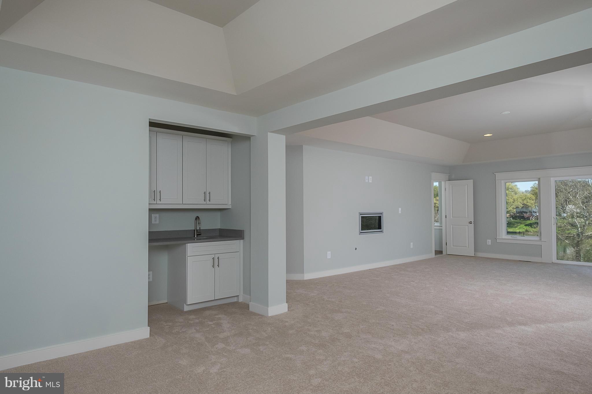 SOUTH RIVER CROSSING - Residential