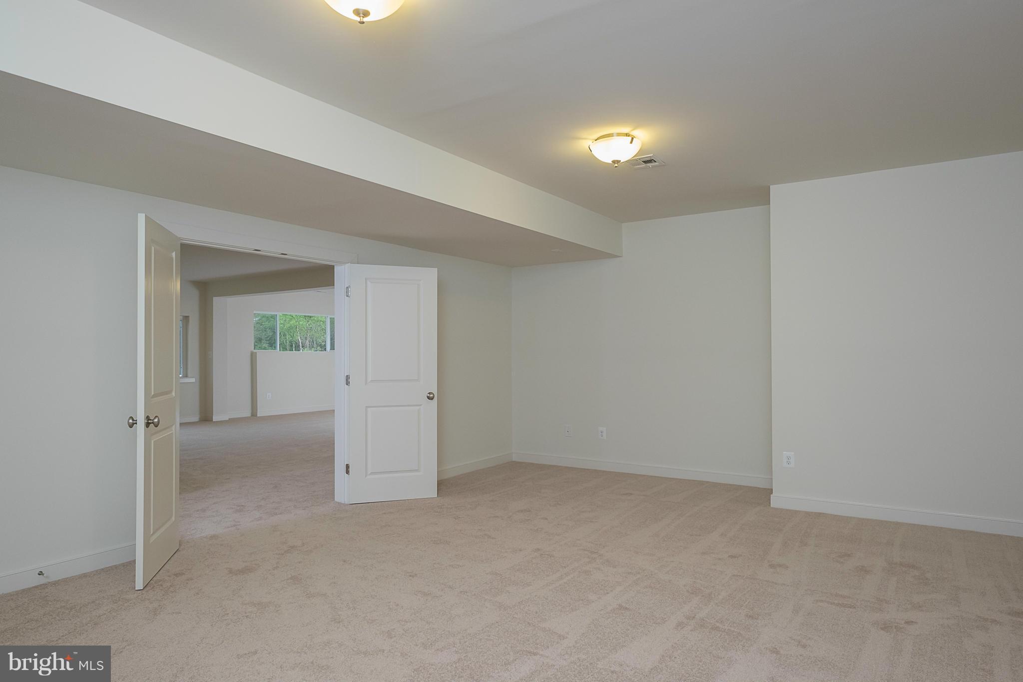 SOUTH RIVER CROSSING - Residential