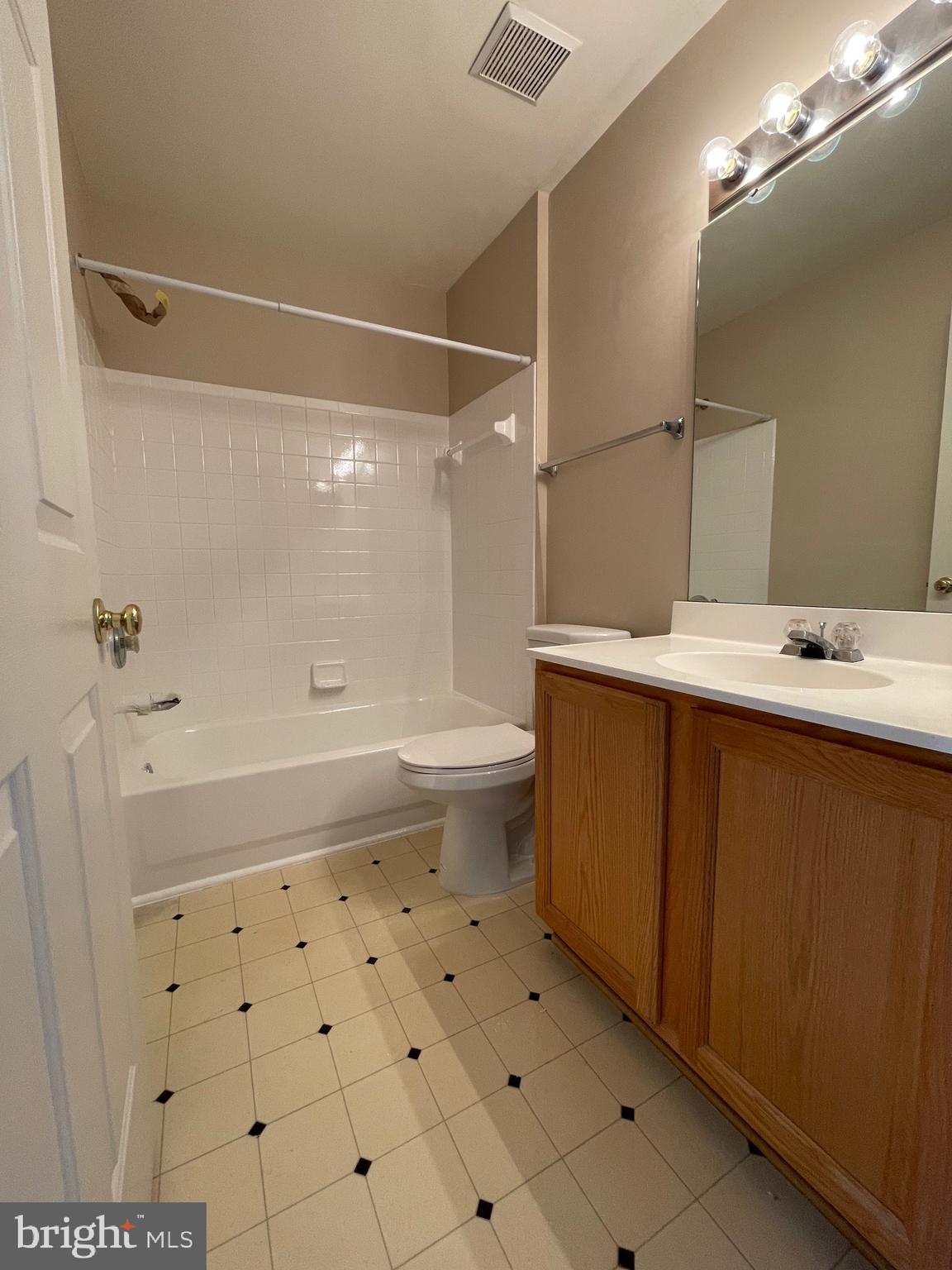 JAPONICA - Residential Lease