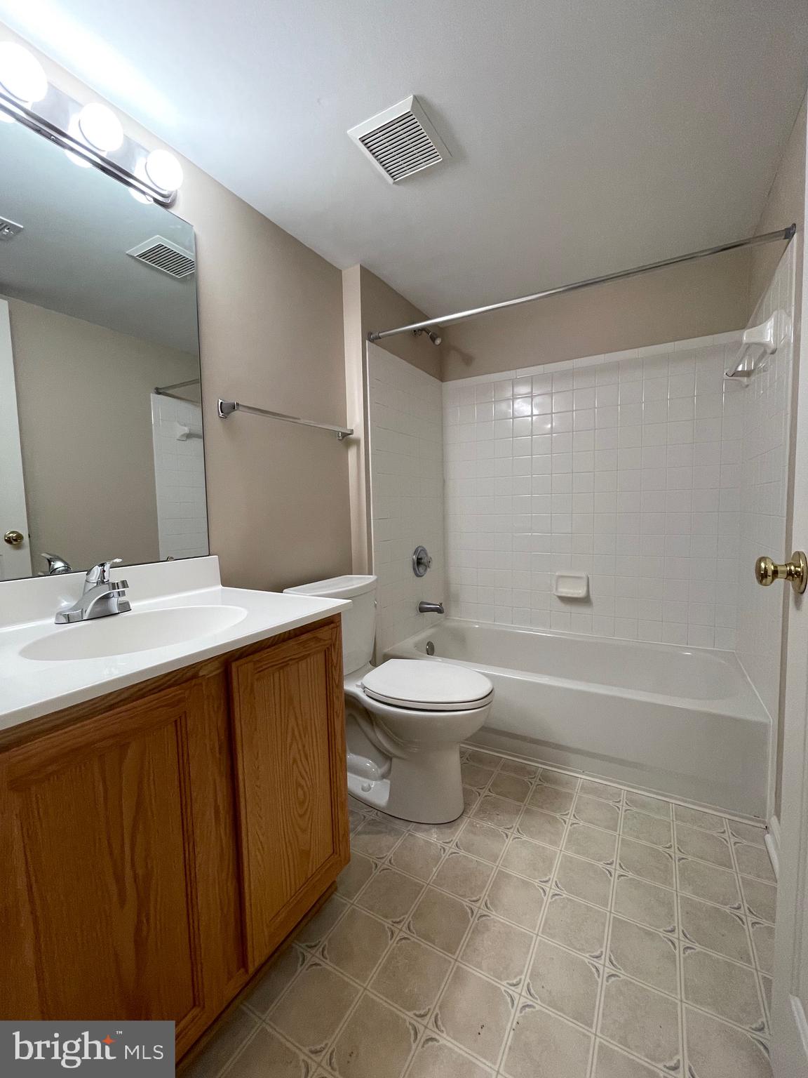 JAPONICA - Residential Lease