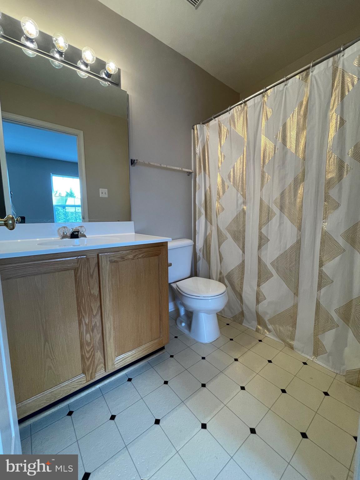 JAPONICA - Residential Lease