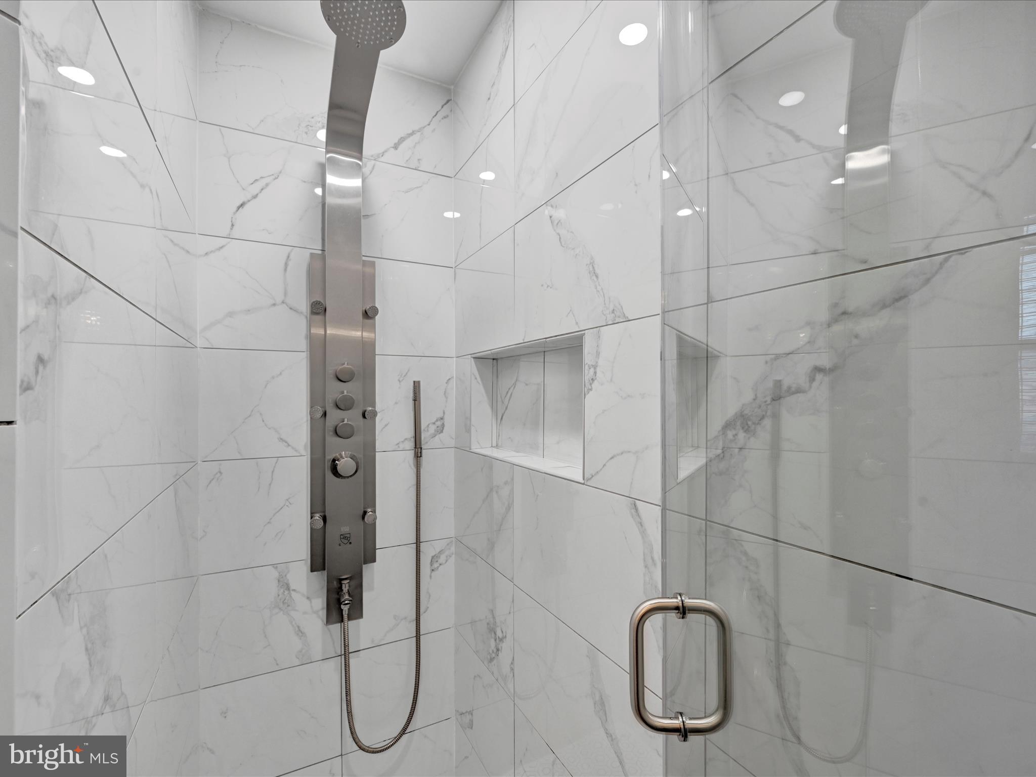 LAKE WYNONAH - Residential