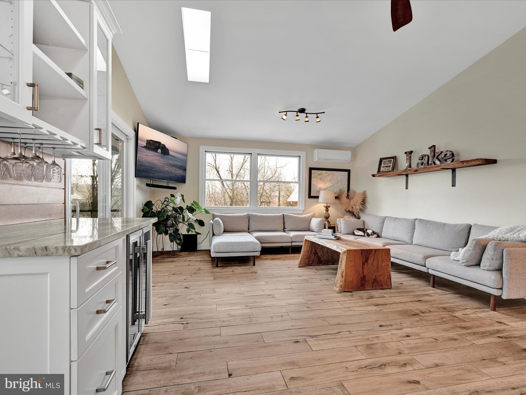 LAKE WYNONAH - Residential