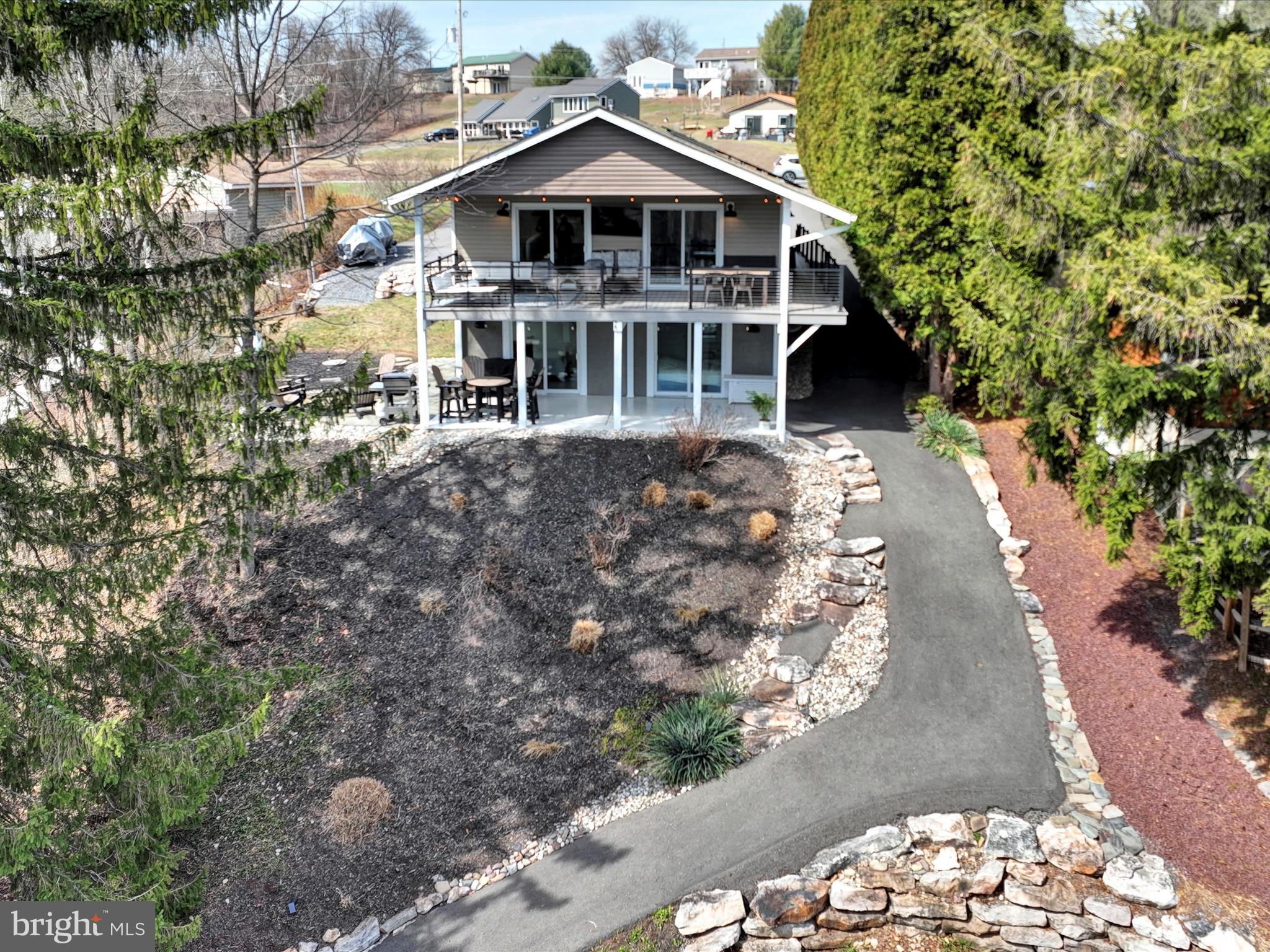 LAKE WYNONAH - Residential