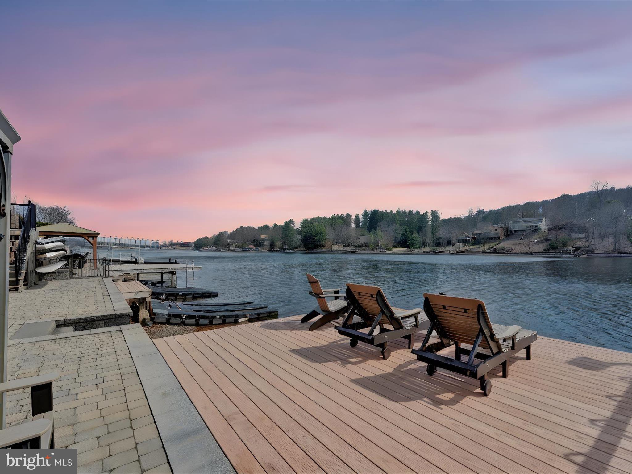 LAKE WYNONAH - Residential