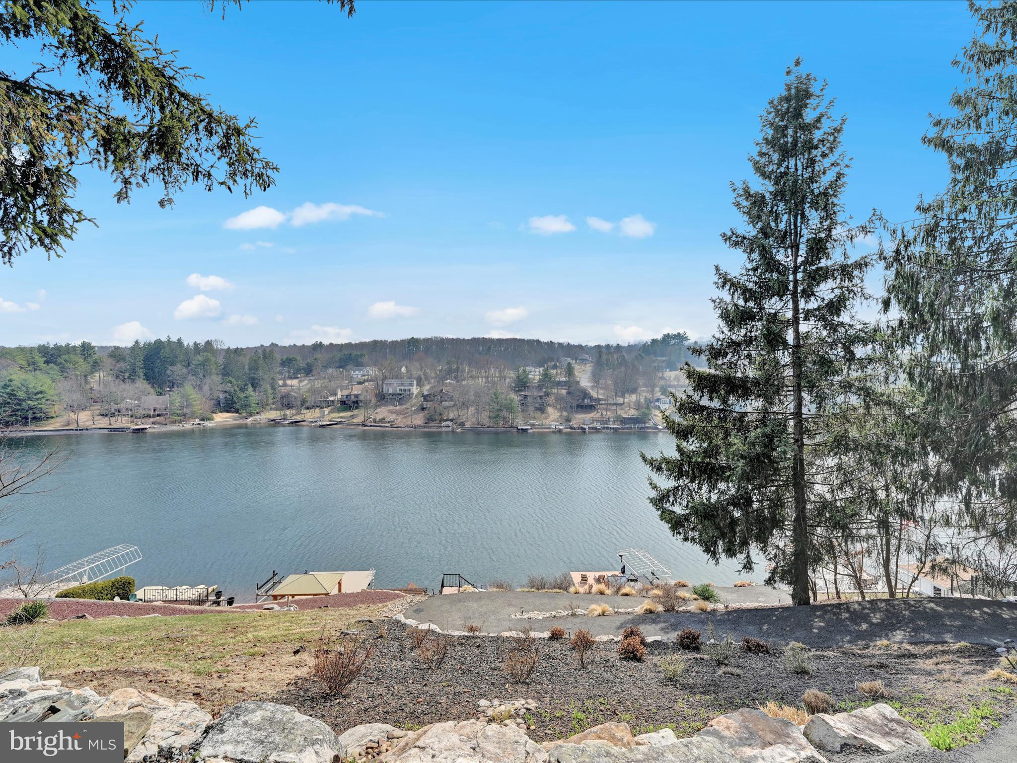 LAKE WYNONAH - Residential