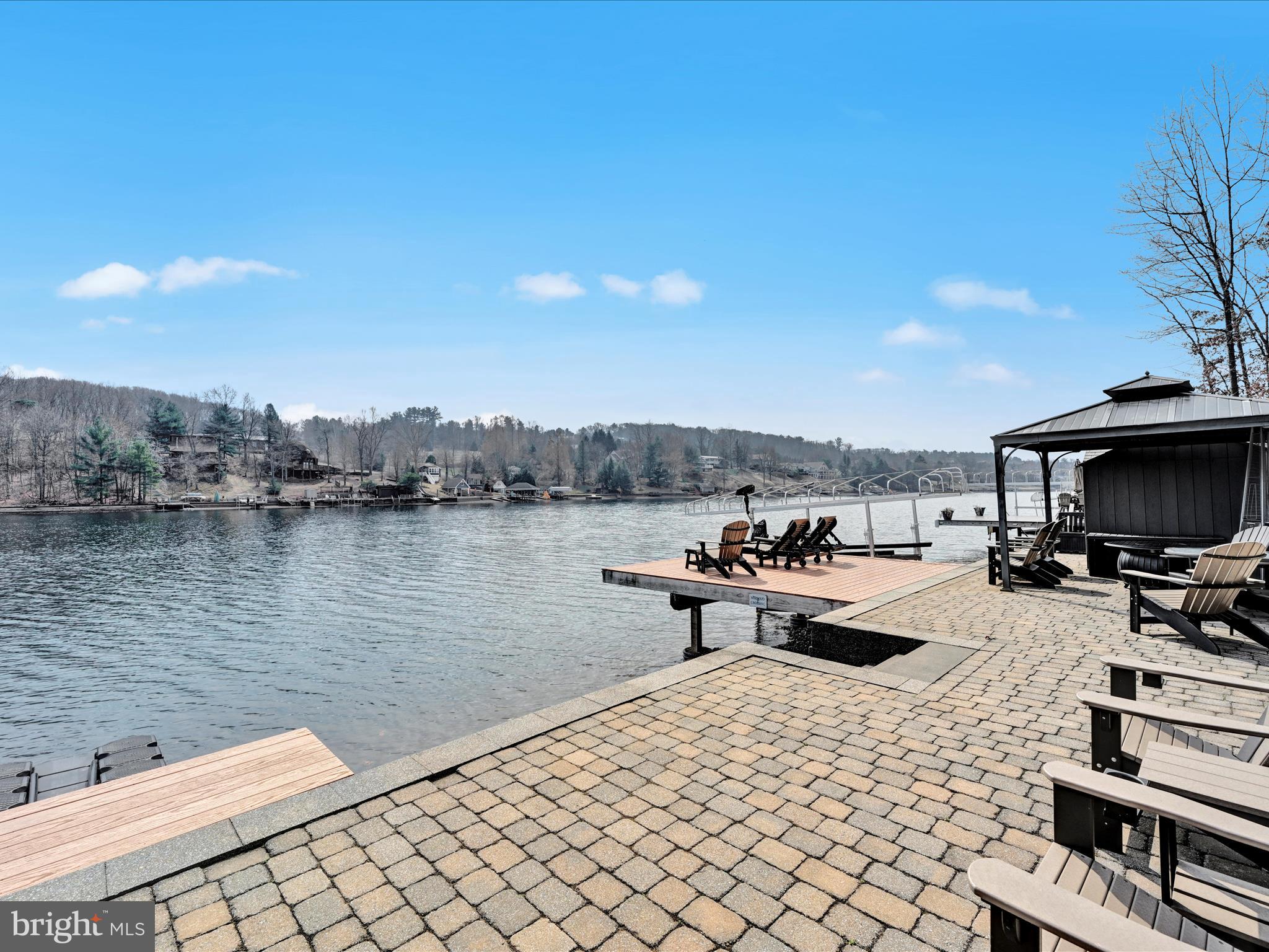 LAKE WYNONAH - Residential