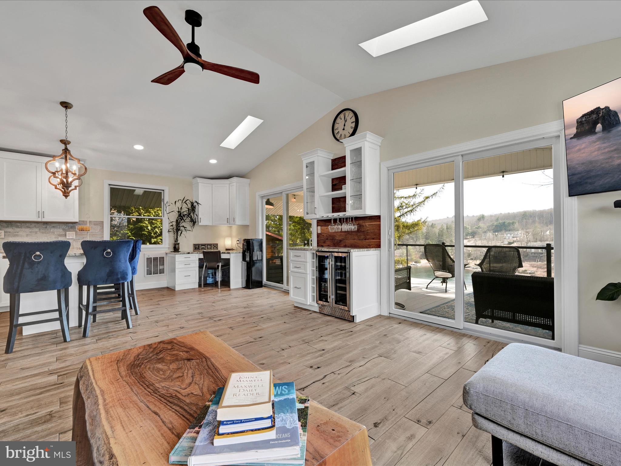 LAKE WYNONAH - Residential