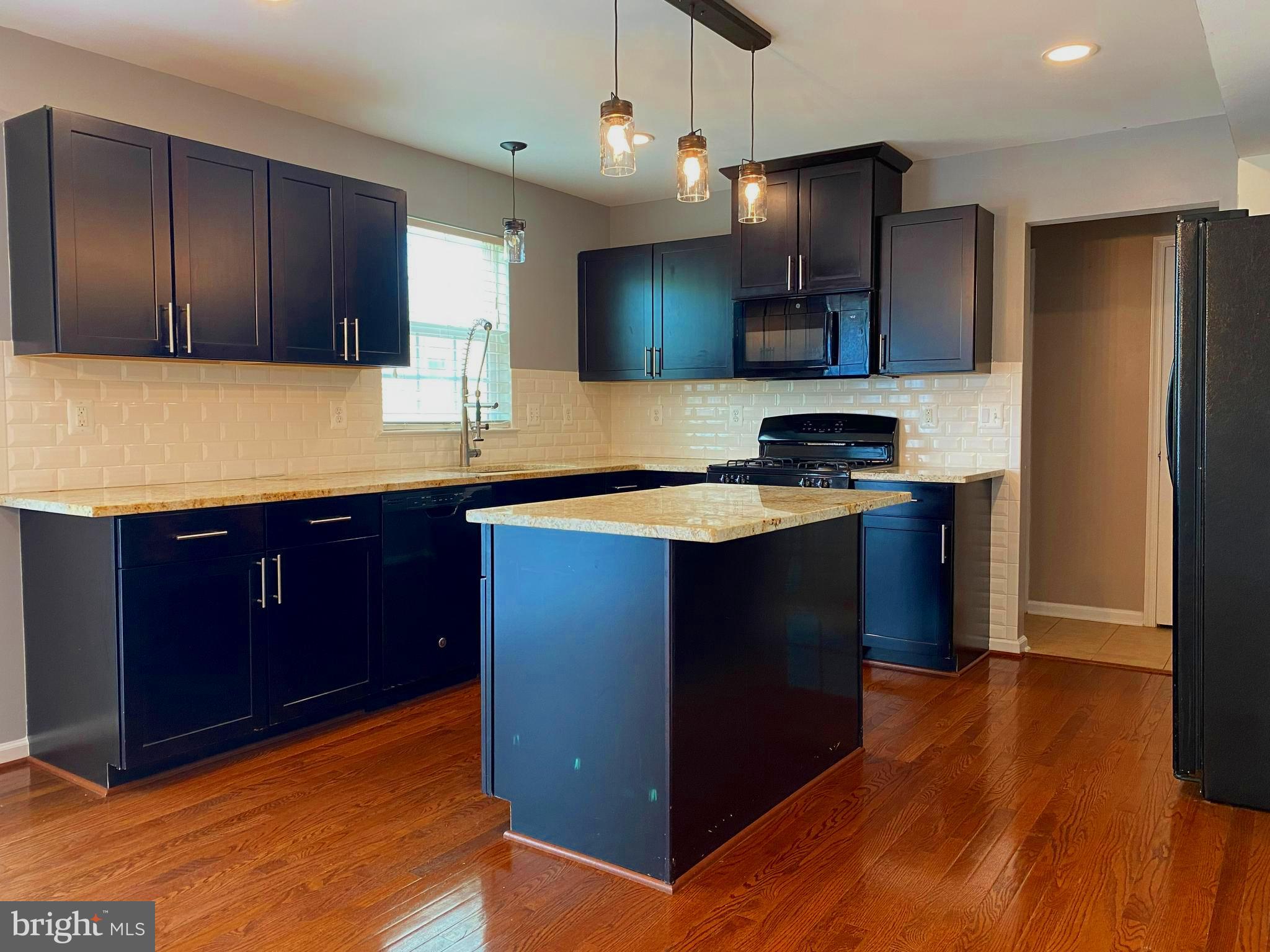 THREE FLAGS - Residential Lease