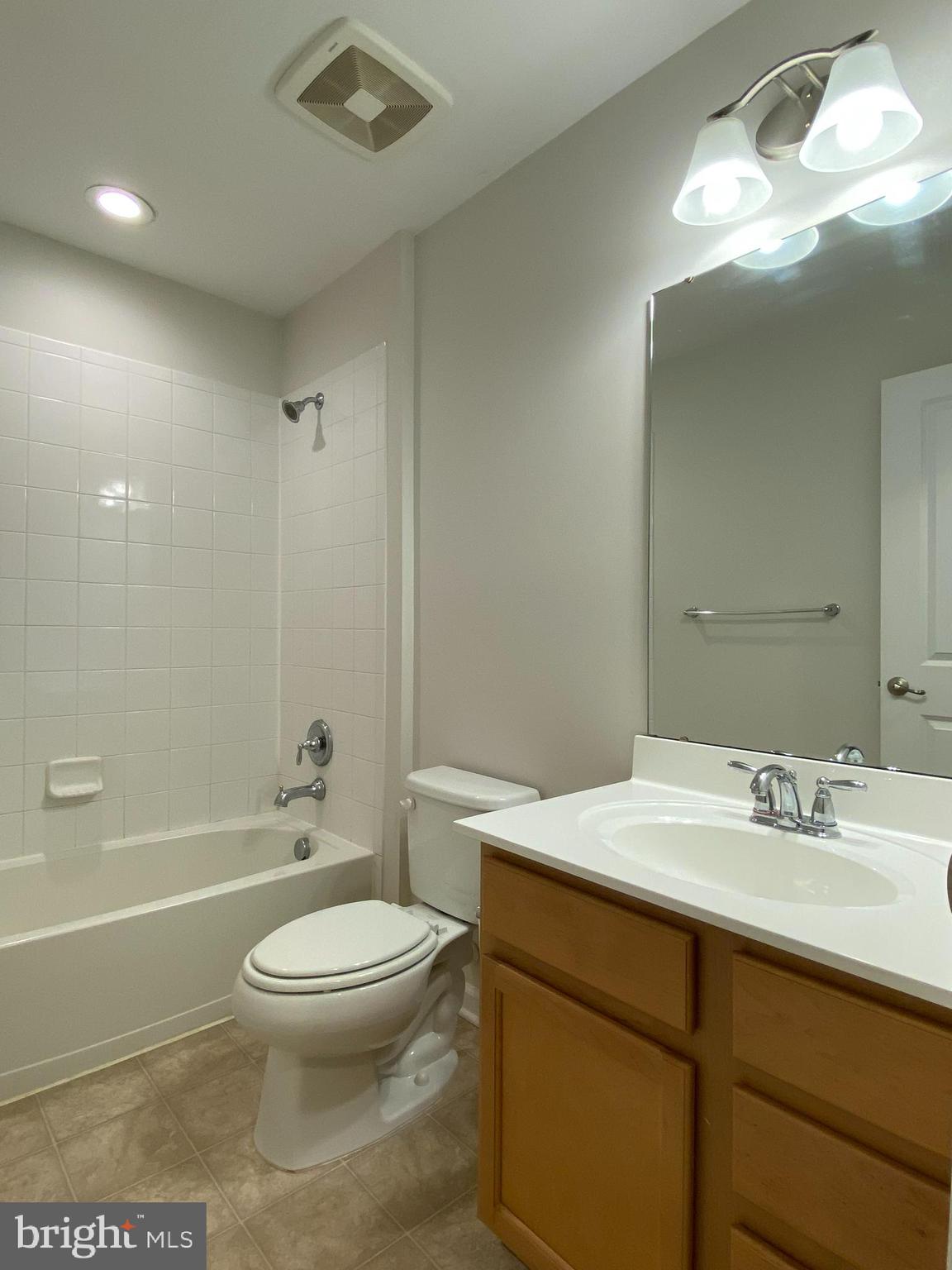 THREE FLAGS - Residential Lease