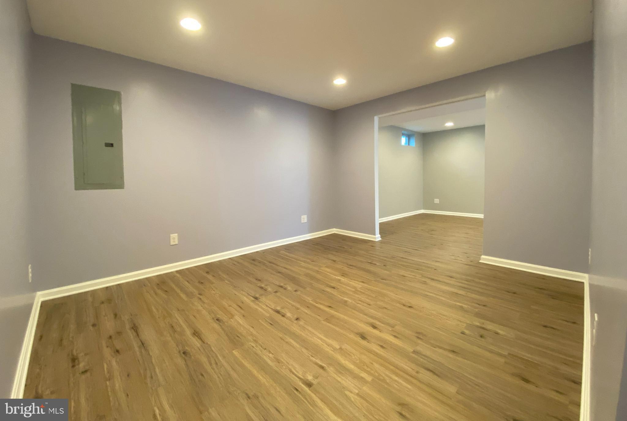 THREE FLAGS - Residential Lease