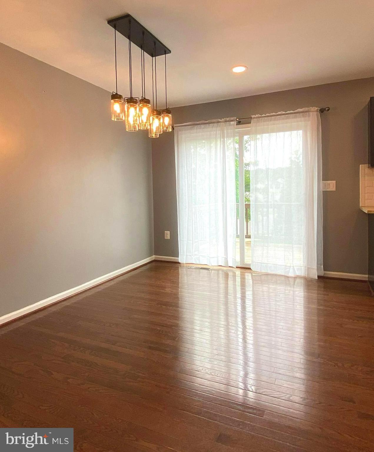 THREE FLAGS - Residential Lease