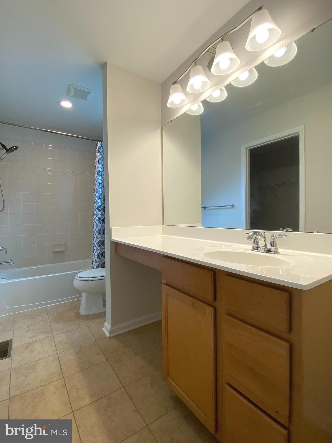 THREE FLAGS - Residential Lease