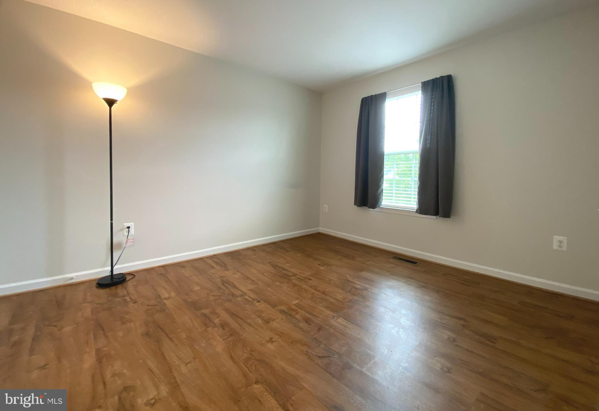 THREE FLAGS - Residential Lease