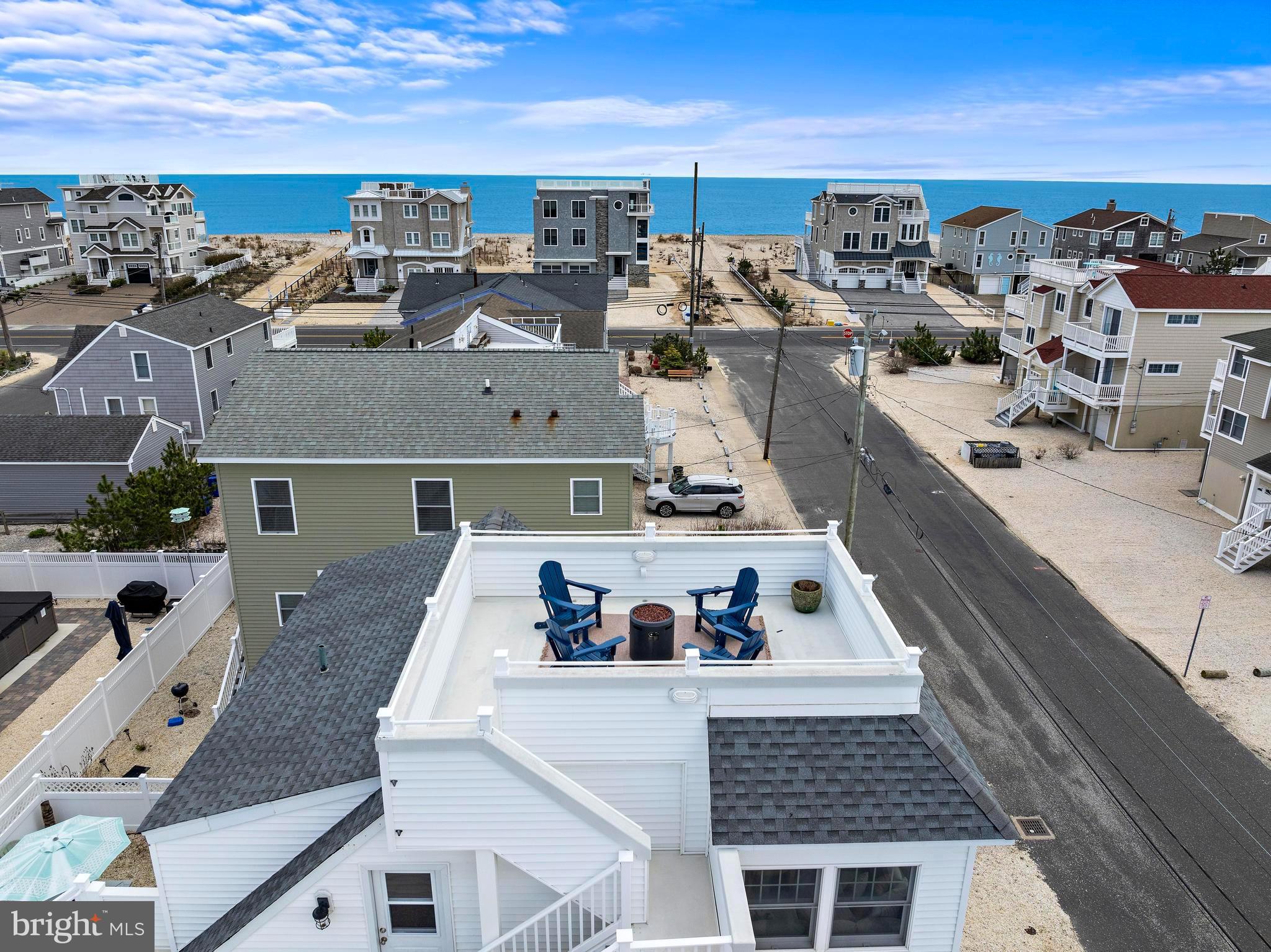 7 W JACQUELINE AVENUE