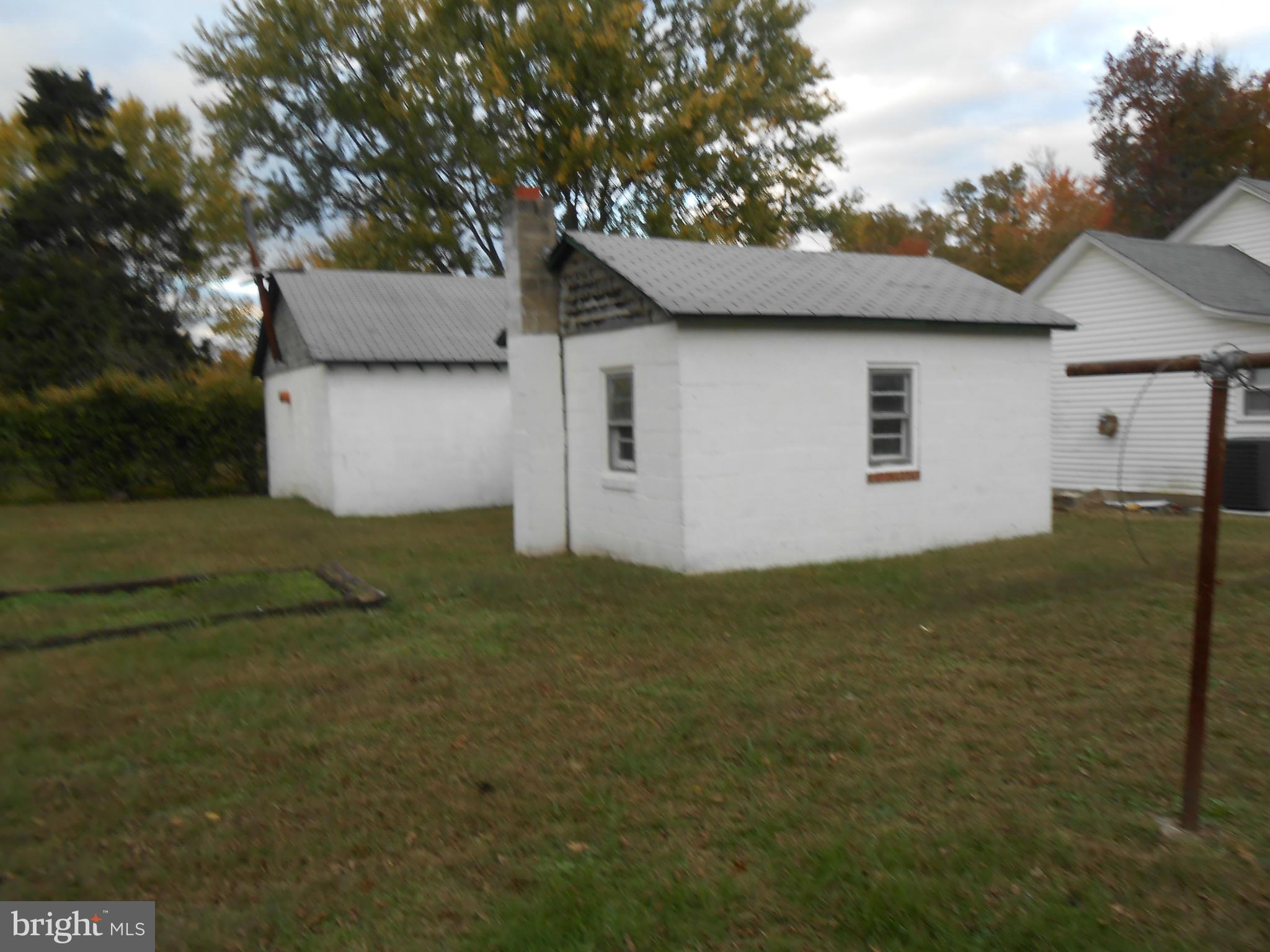 KNOTT'S-WEST GLYMONT IND - Residential Lease