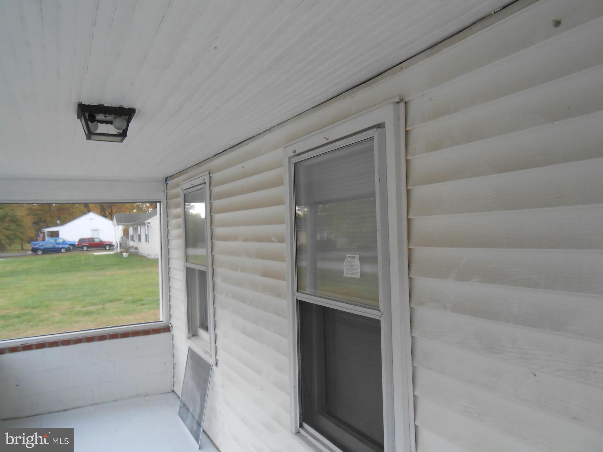 KNOTT'S-WEST GLYMONT IND - Residential Lease