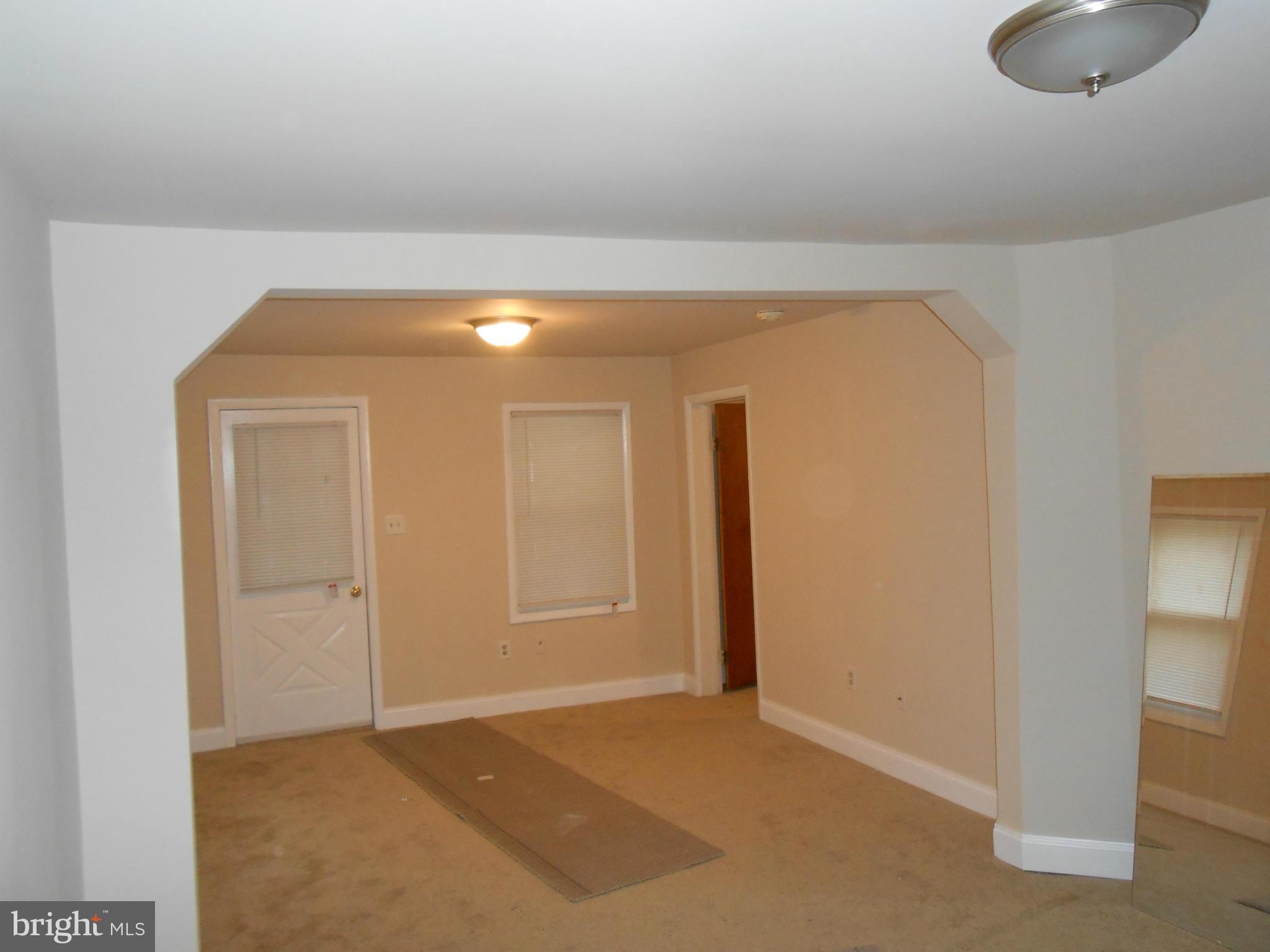 KNOTT'S-WEST GLYMONT IND - Residential Lease