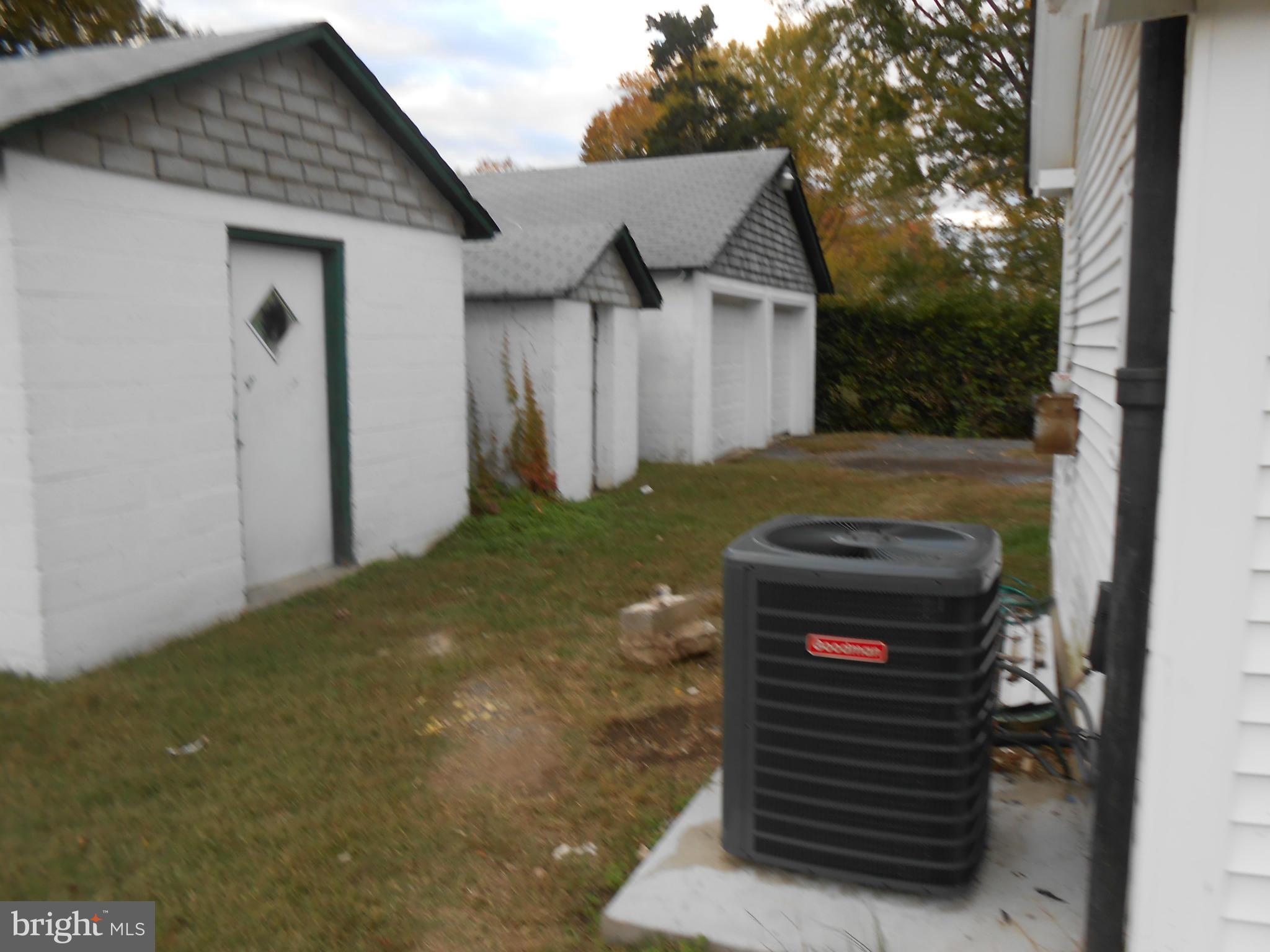 KNOTT'S-WEST GLYMONT IND - Residential Lease