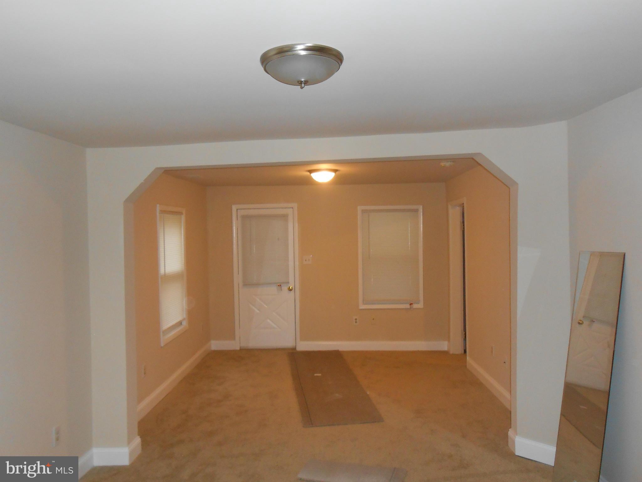 KNOTT'S-WEST GLYMONT IND - Residential Lease