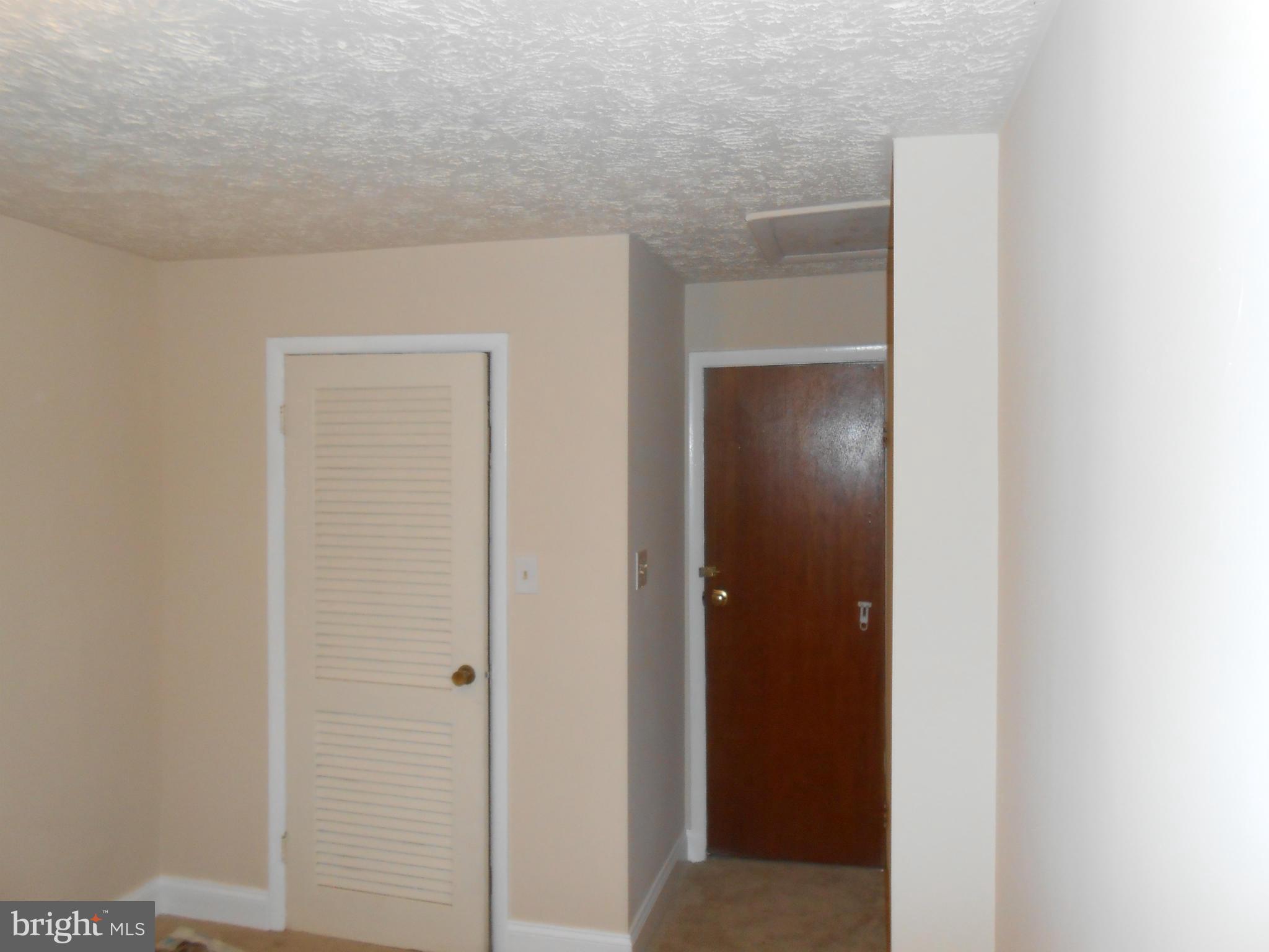 KNOTT'S-WEST GLYMONT IND - Residential Lease