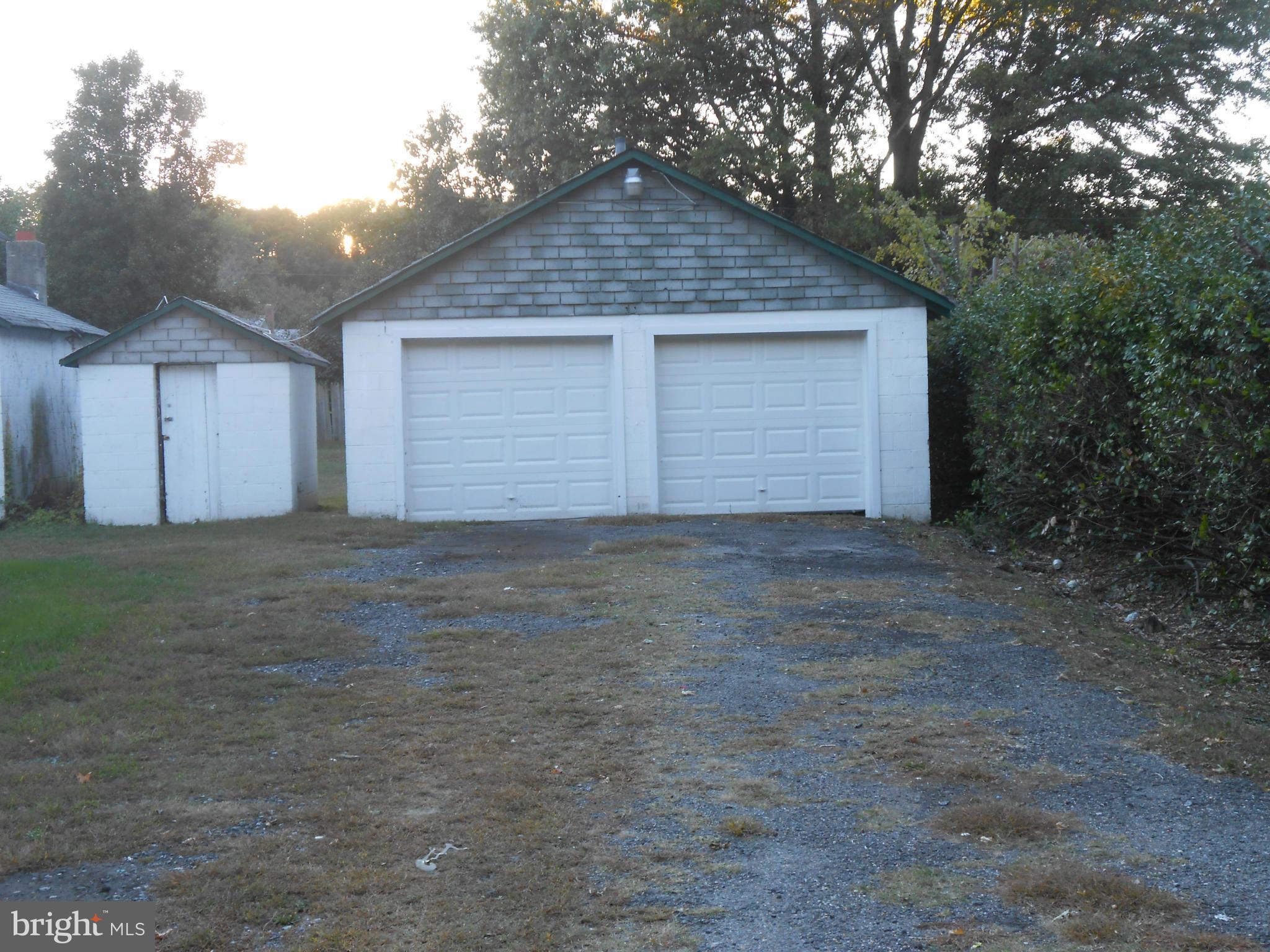 KNOTT'S-WEST GLYMONT IND - Residential Lease