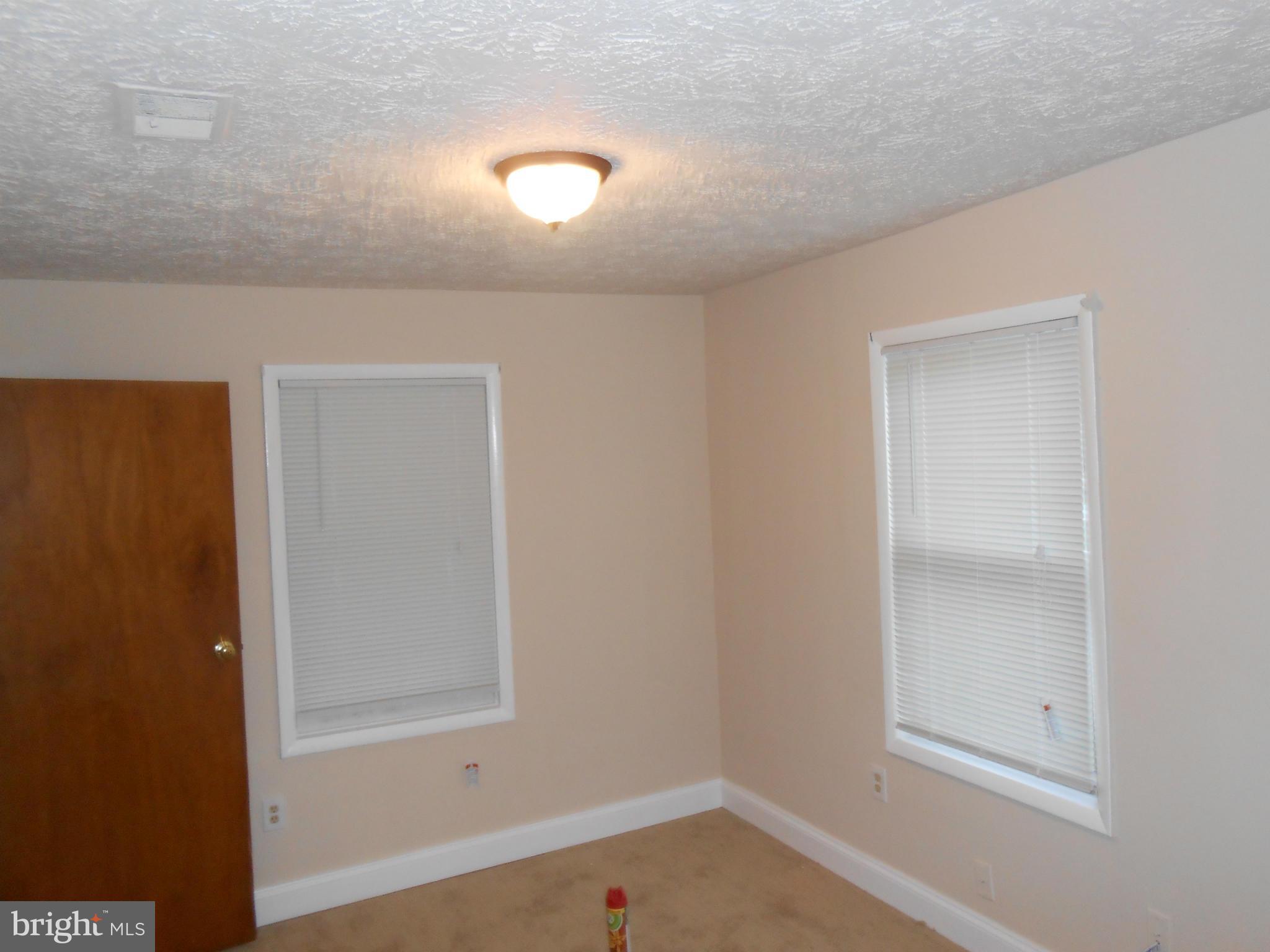 KNOTT'S-WEST GLYMONT IND - Residential Lease