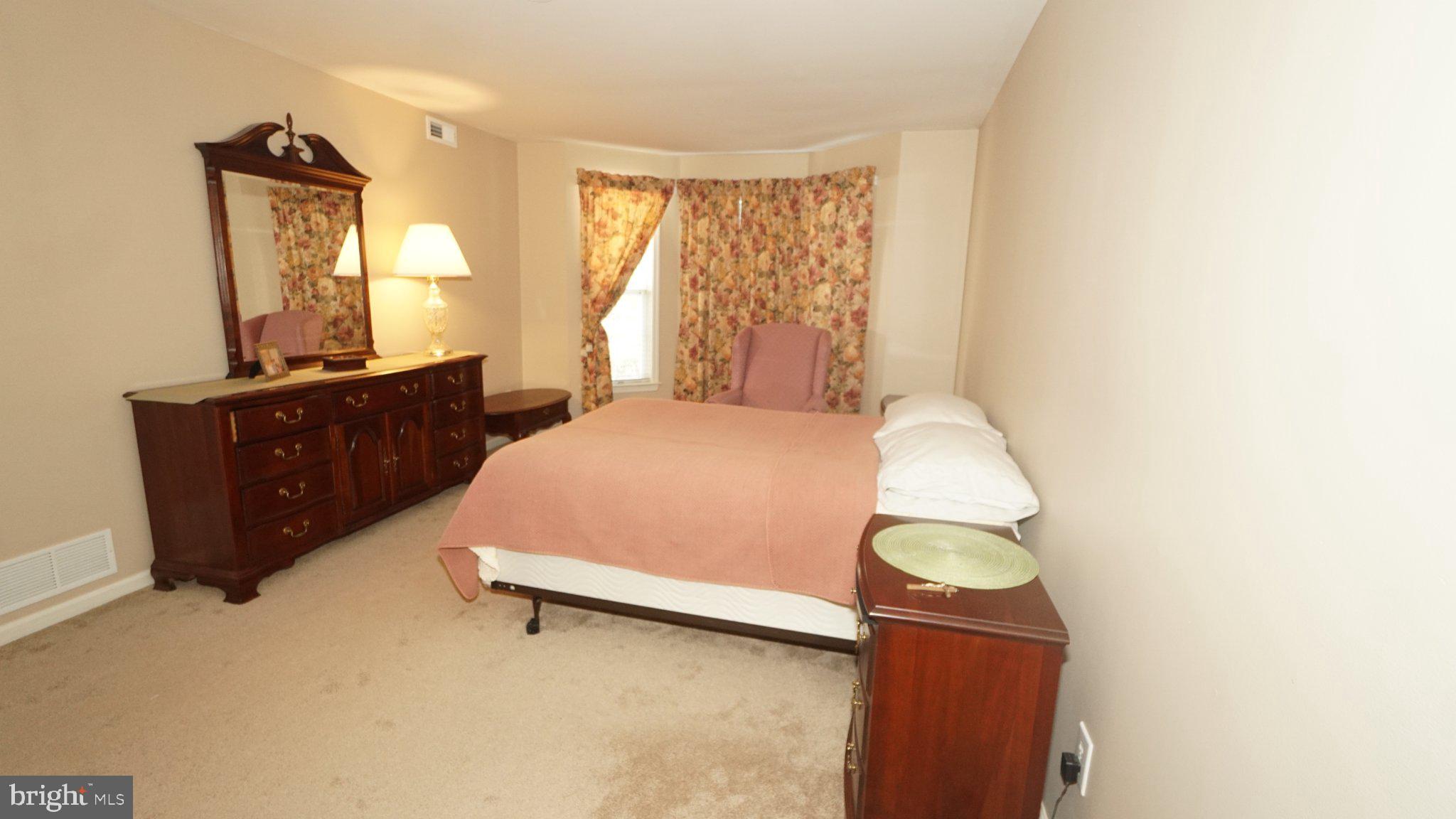 SALEM MANOR - Residential