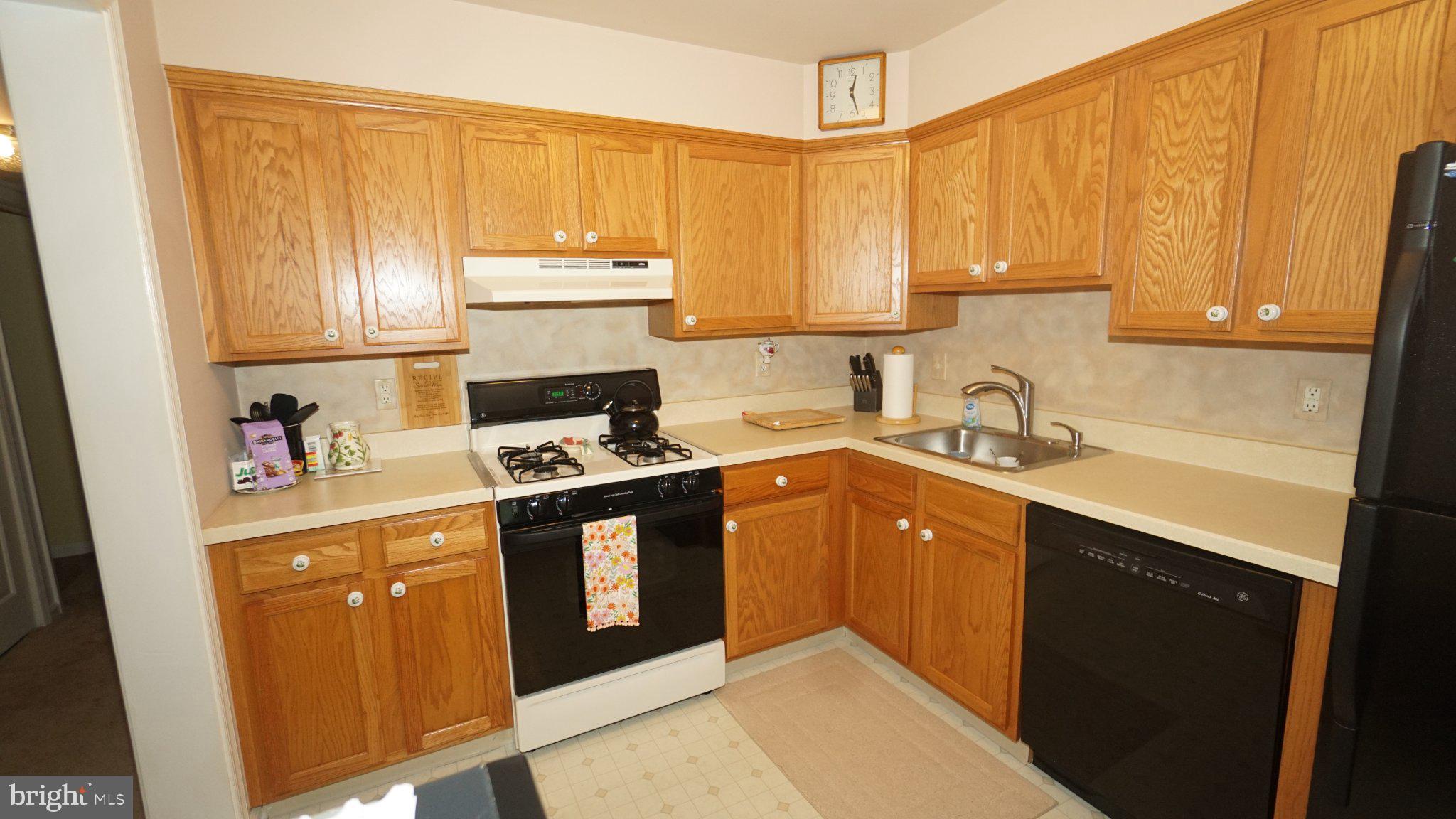 SALEM MANOR - Residential