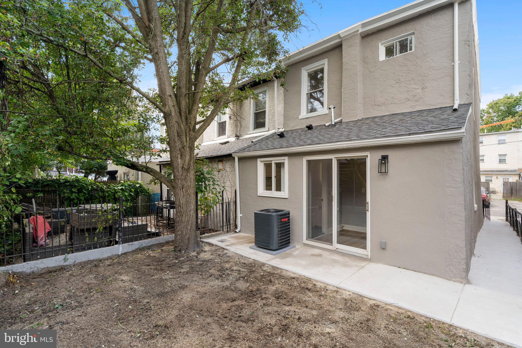 EAST FALLS - Residential