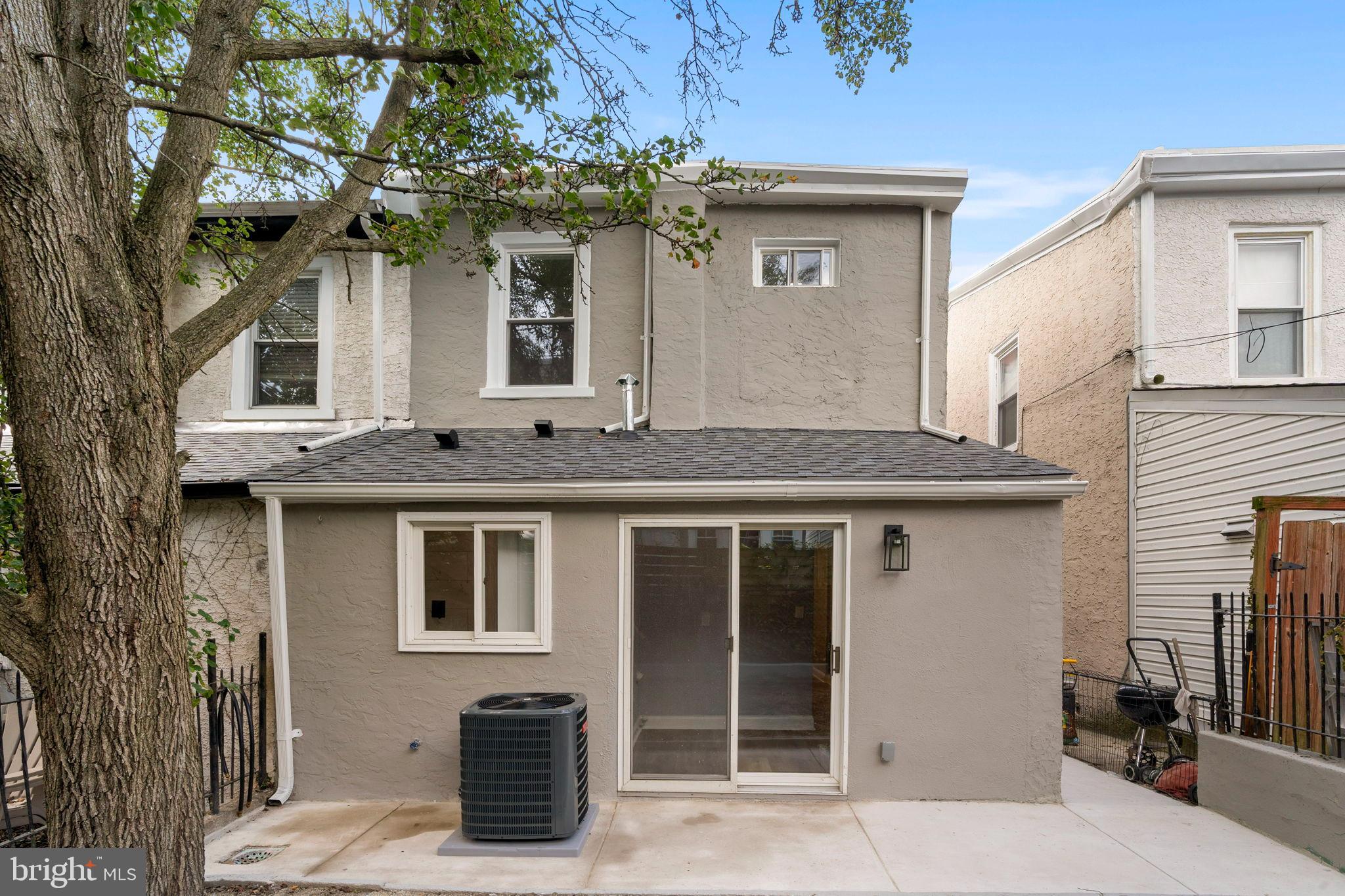 EAST FALLS - Residential