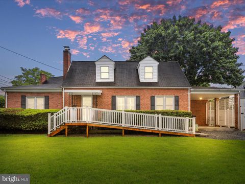 5 S CHARLES STREET FRONT ROYAL VA 22630